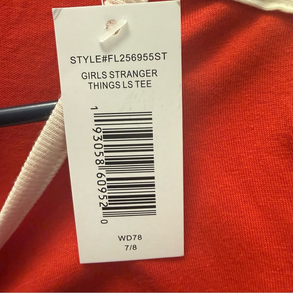 Netflix Stranger Things Long Sleeve“One Last Strange Adventure” gender neutral - Picture 4 of 4